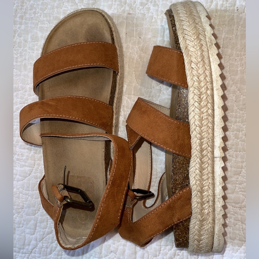 Tan sandal wedges